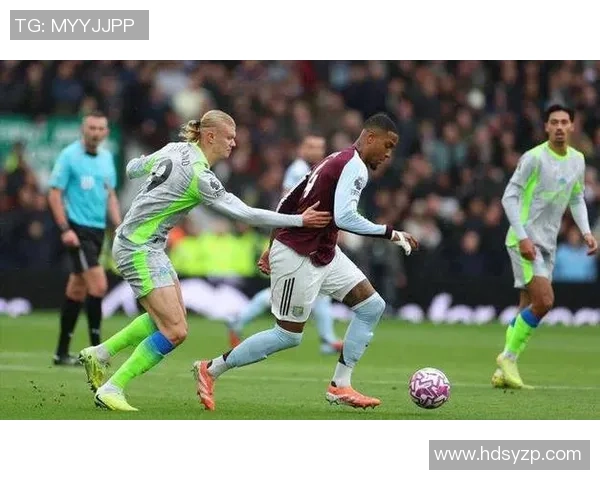 曼联防守隐患明夏抢免费英超铁卫 曼联防守隐患明夏抢免费英超铁卫