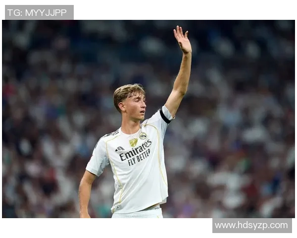 伯纳乌的“绿茵魔法”:皇马欲用巴西闪电兑换埃及法老? 伯纳乌的“绿茵魔法”:皇马欲用巴西闪电兑换埃及法老?